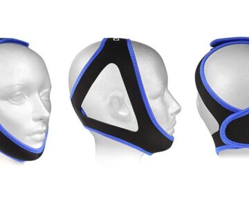 A pair of mannequins with a blue Morpheus Deluxe Chinstrap.